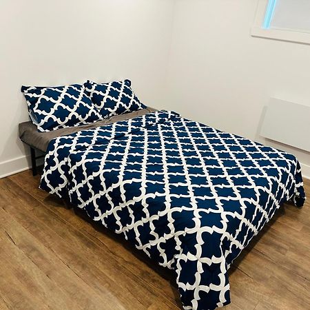 Urban Retreat - 2 Bedroom, 3 Beds, 6 Guests, Free Parking Longueuil Exteriör bild