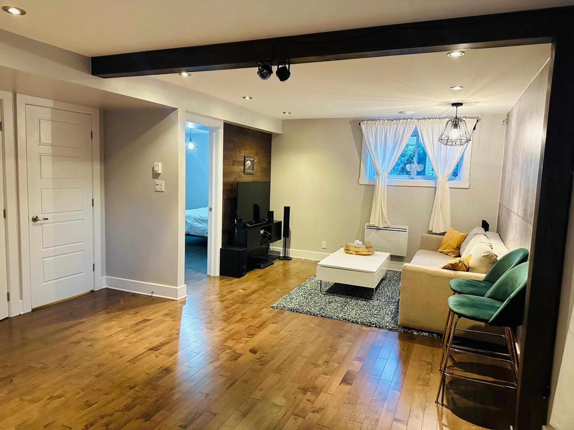 Urban Retreat - 2 Bedroom, 3 Beds, 6 Guests, Free Parking Longueuil Exteriör bild